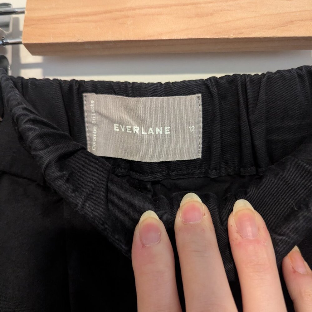 Everlane Black Elastic Shorts - Picture 2 of 4